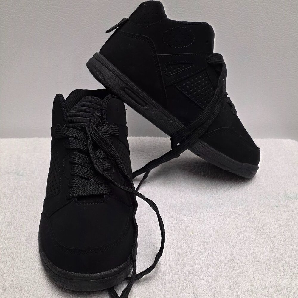 New Kids Starter Sneakers size 2